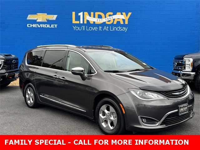 2018 Chrysler Pacifica Hybrid Limited FWD