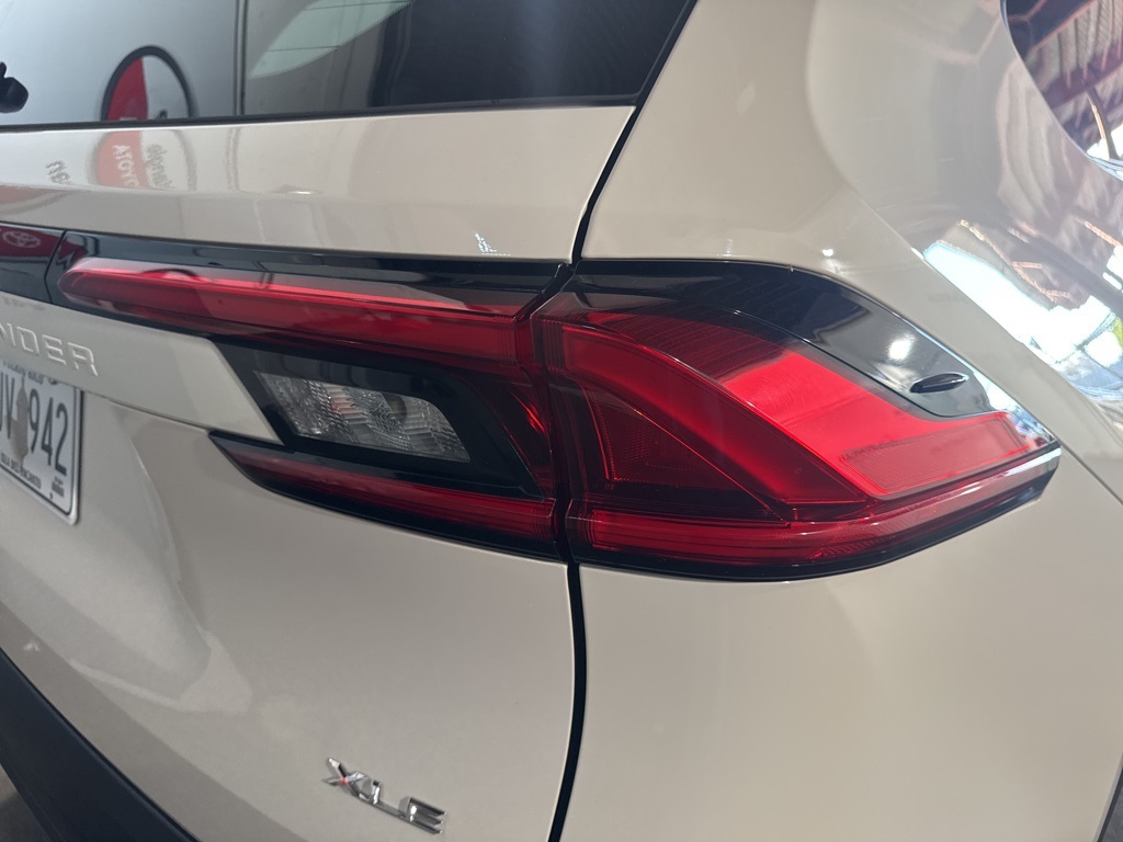 Thumbnail: 2024 Toyota Grand Highlander - 16