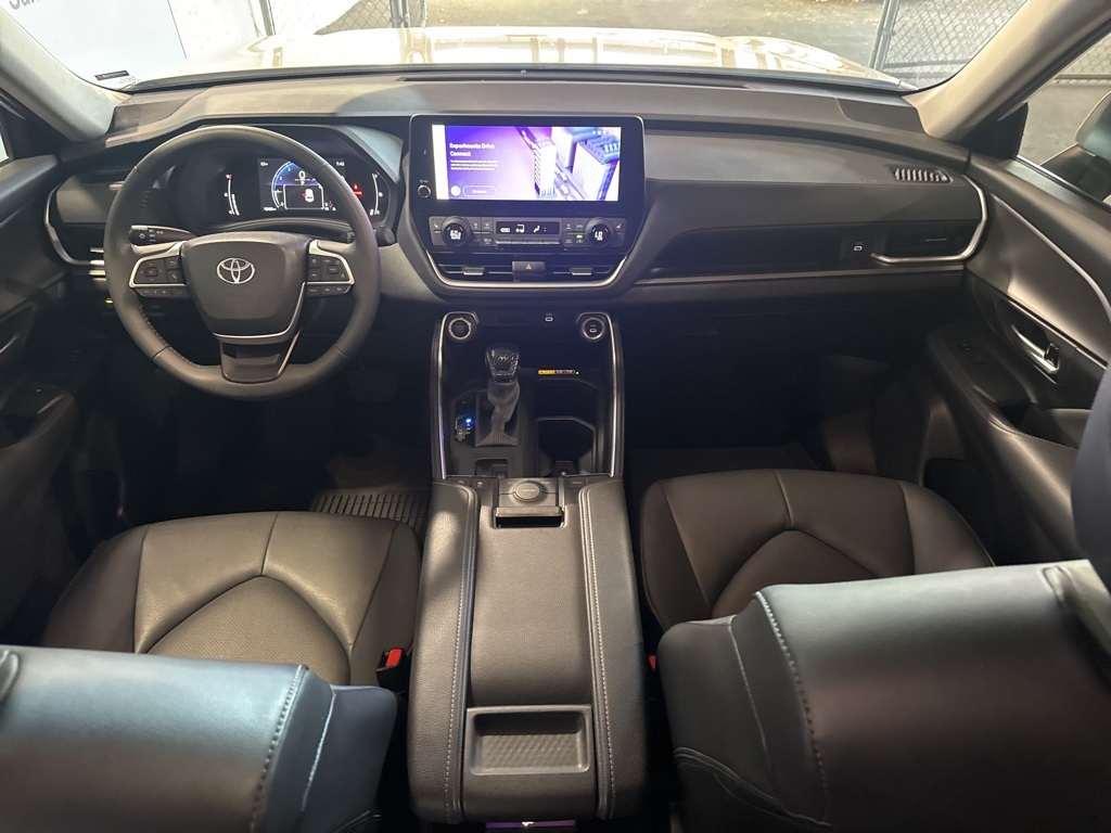 Thumbnail: 2024 Toyota Grand Highlander - 32