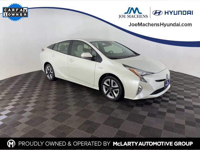 2017 Toyota Prius Three Touring FWD