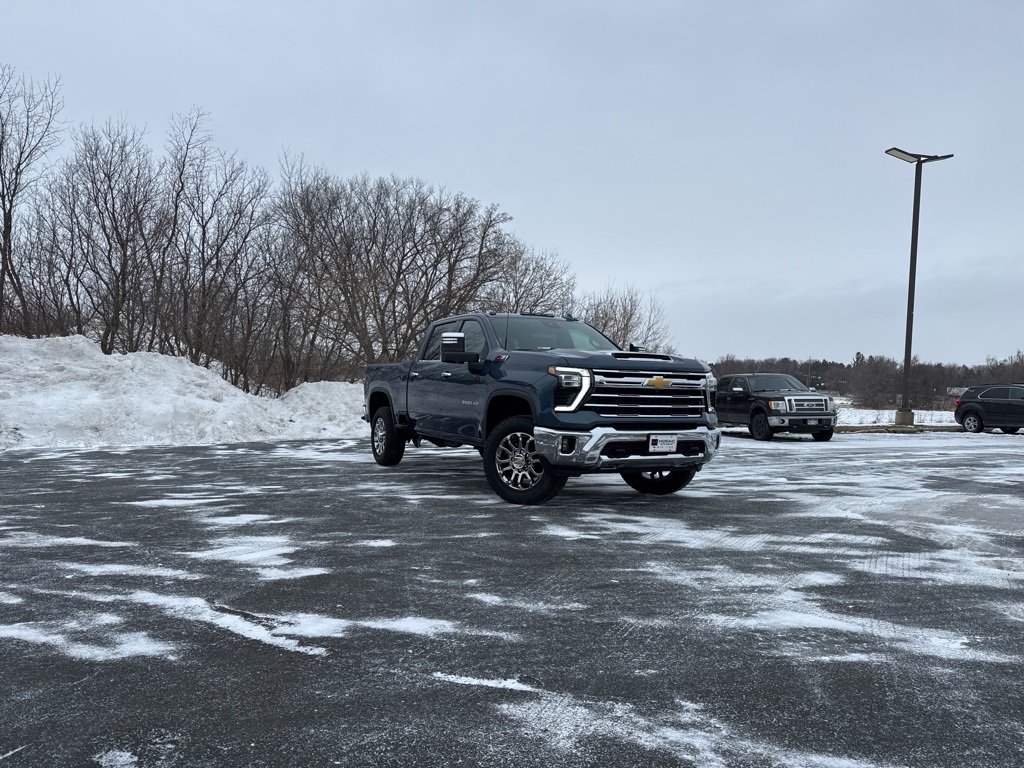 2026 Chevrolet Silverado 3500HD LTZ's photo