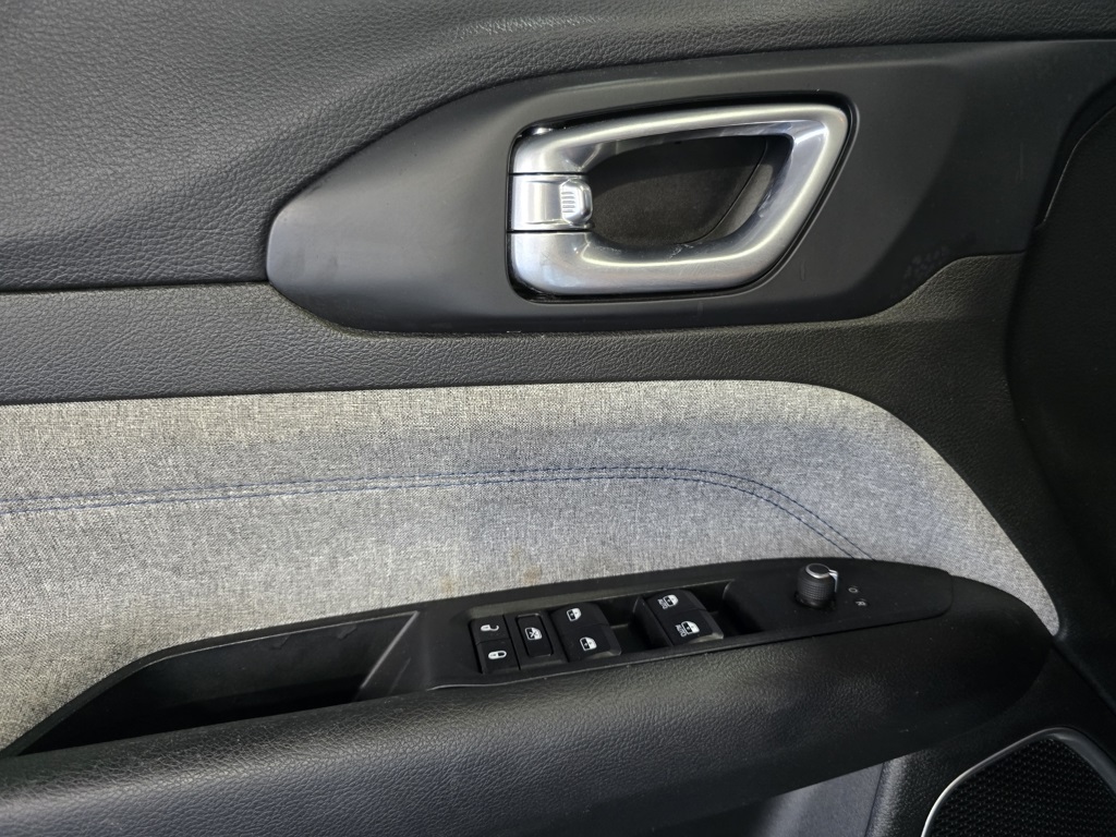 Thumbnail: 2023 Jeep Compass - 13