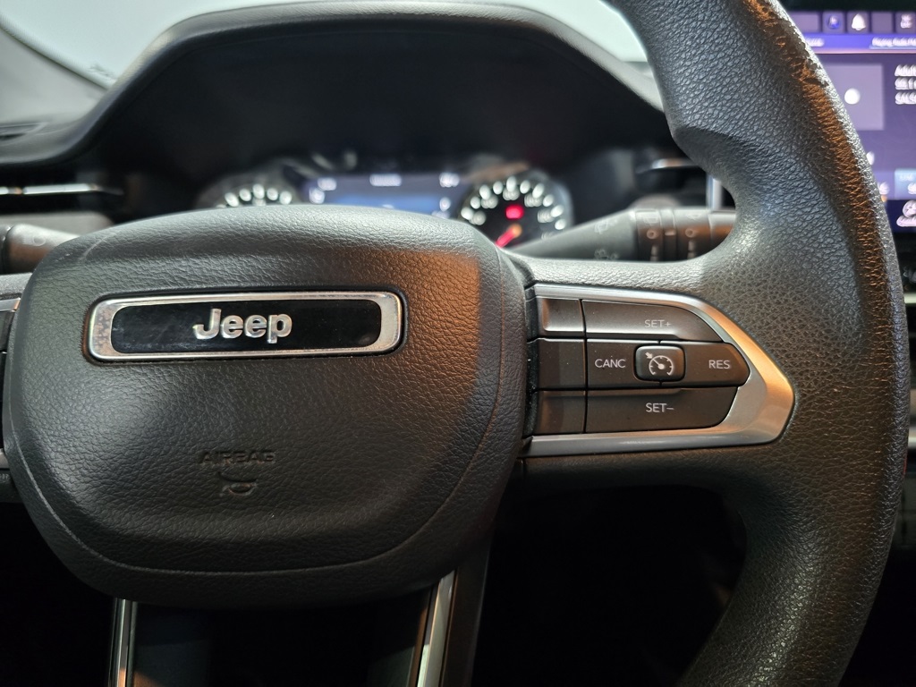 Thumbnail: 2023 Jeep Compass - 17