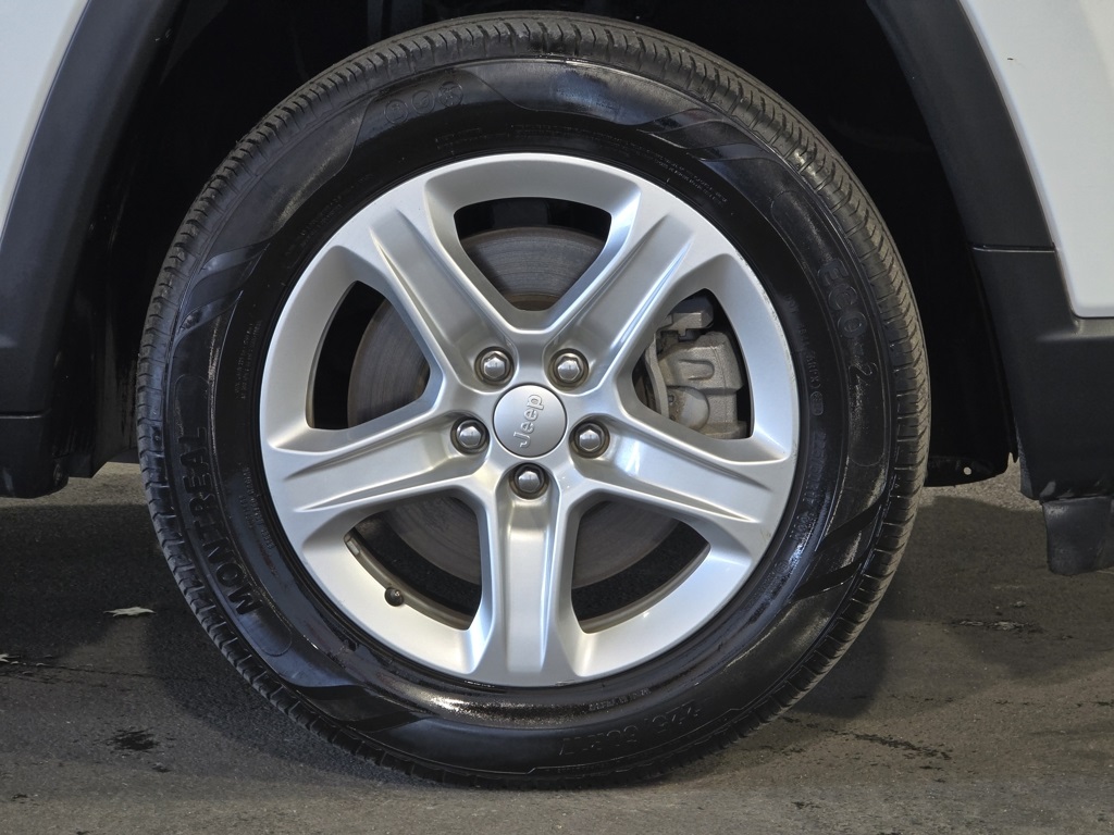 Thumbnail: 2023 Jeep Compass - 4