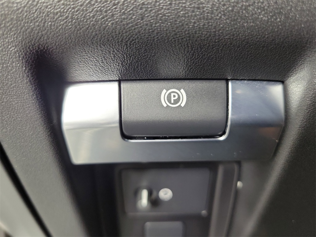 2023 Land Rover Defender 110 X-Dynamic SE White at Ultimate Motorsports