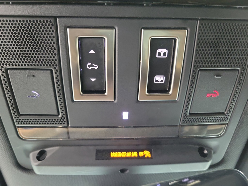 2023 Land Rover Defender 110 X-Dynamic SE White at Ultimate Motorsports