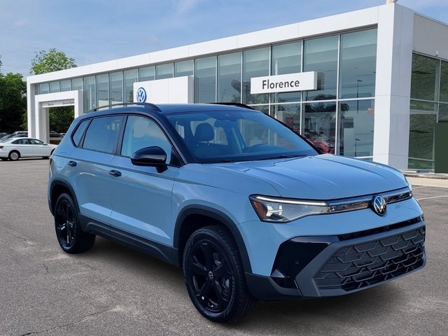 2026 Volkswagen Taos SE Black 4Motion