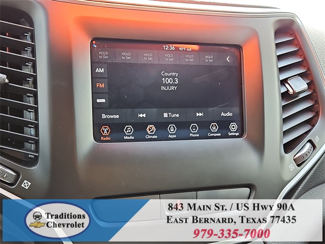 2019 Jeep Cherokee Latitude Silver at Durrett Motor Company