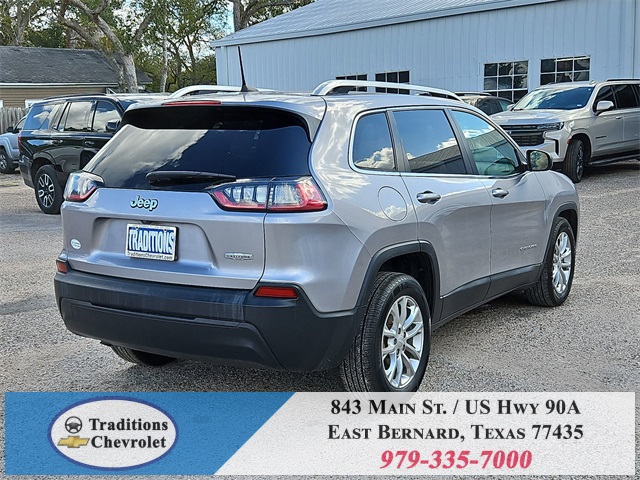 2019 Jeep Cherokee Latitude Silver at Durrett Motor Company