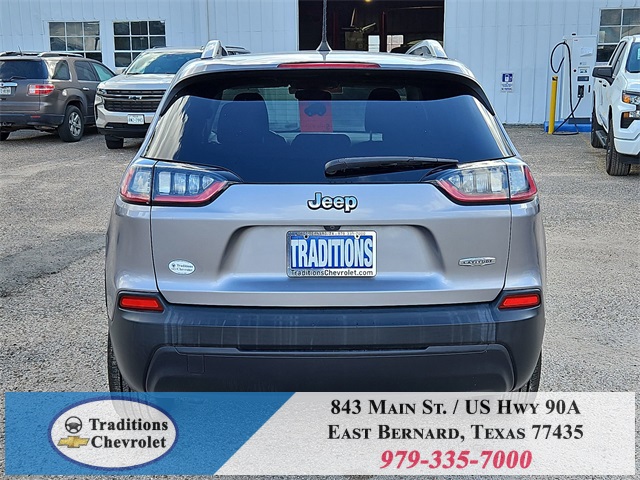 2019 Jeep Cherokee Latitude Silver at Durrett Motor Company