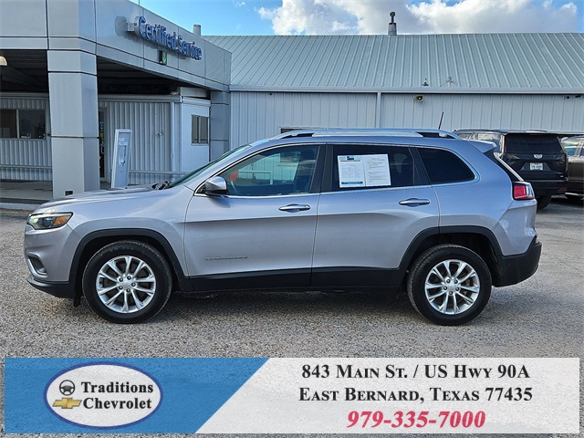 2019 Jeep Cherokee Latitude Silver at Durrett Motor Company