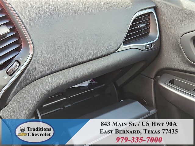 2019 Jeep Cherokee Latitude Silver at Durrett Motor Company