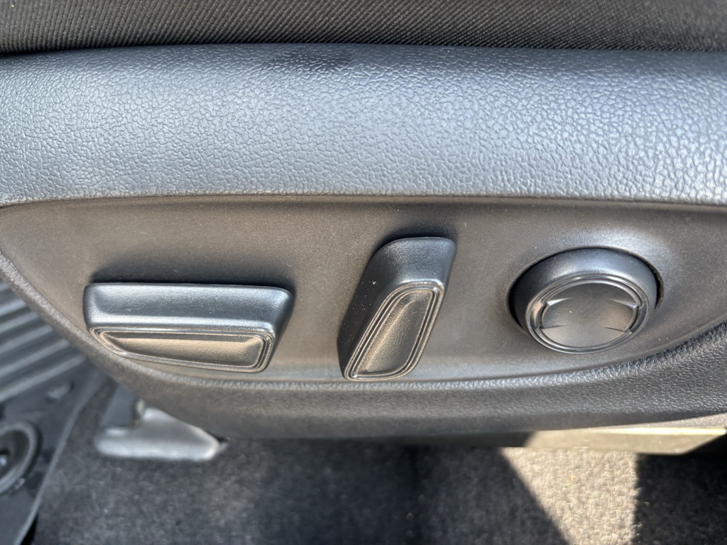 Used Car 2021 Toyota Rav4  Xle For Sale Under $20,000 In Austin, Texas