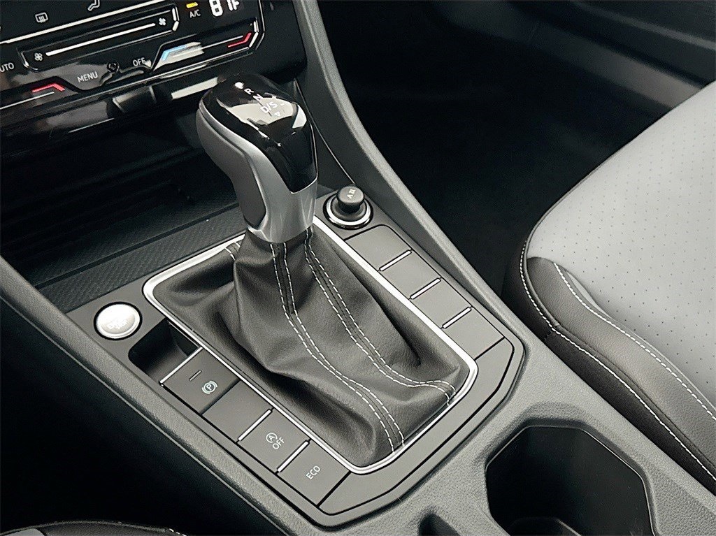 2025 Volkswagen Jetta 1.5T SE White at DeMontrond Auto Country