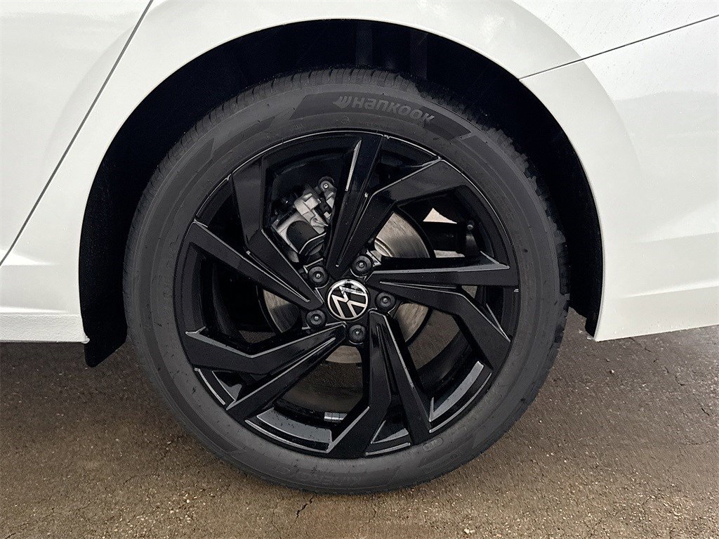 2025 Volkswagen Jetta 1.5T SE White at DeMontrond Auto Country