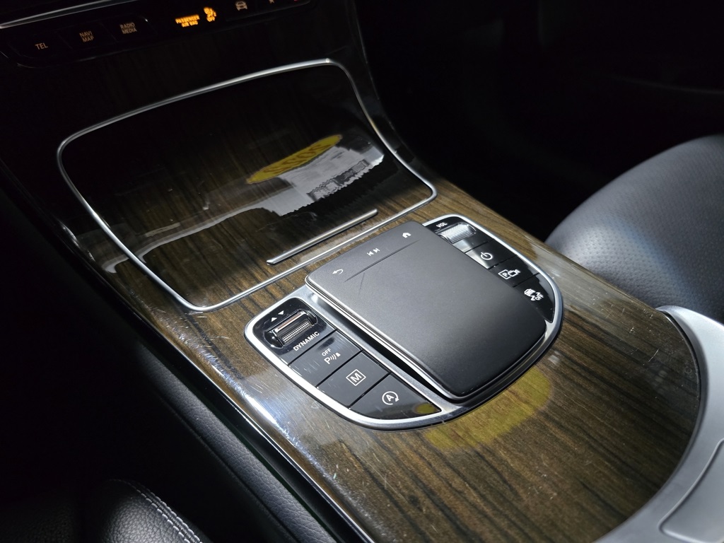 Thumbnail: 2022 Mercedes-Benz GLC - 24