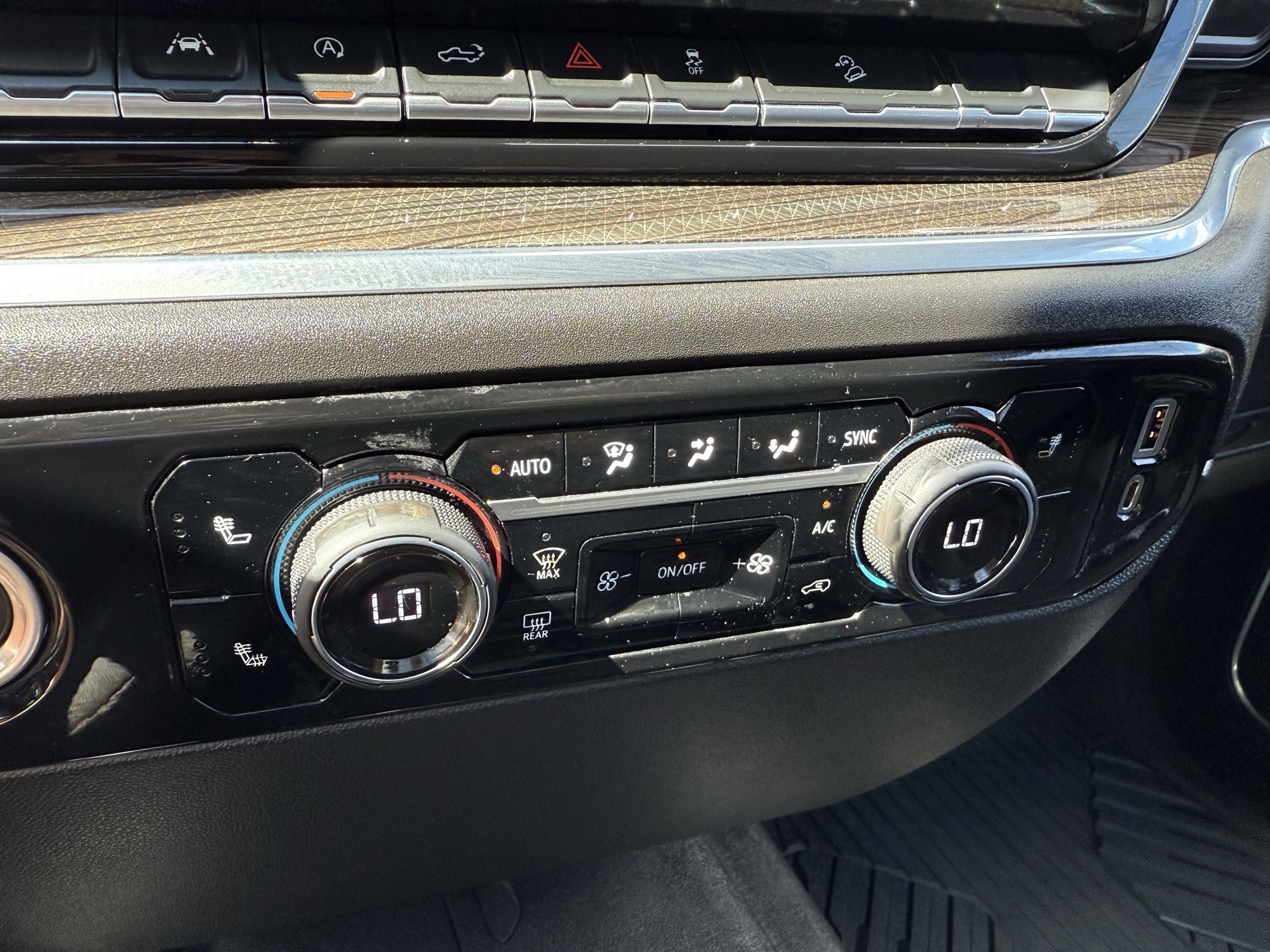 2022 Chevrolet Silverado 1500 RST photo 28