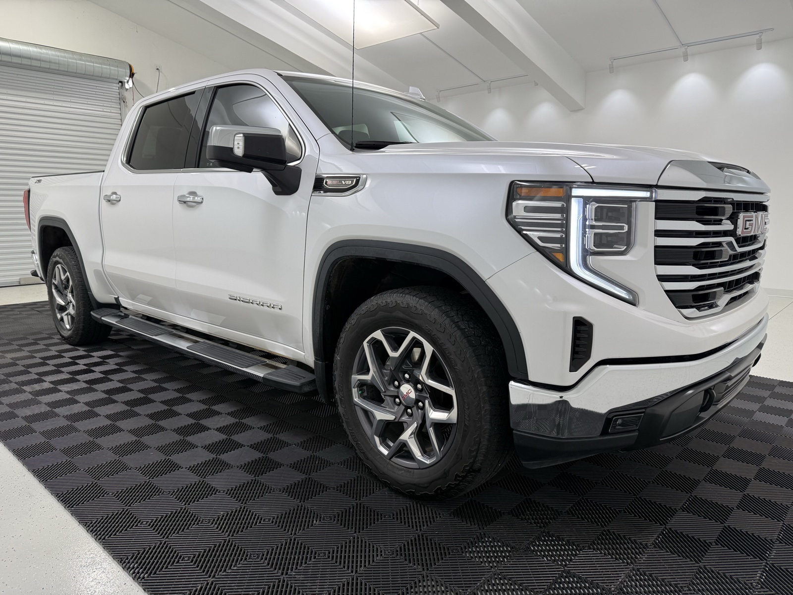 2023 GMC Sierra 1500 SLT Crew Cab 4WD