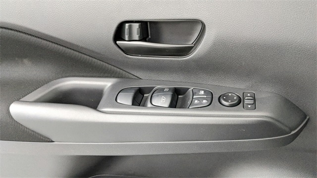 2025 Nissan Kicks Play