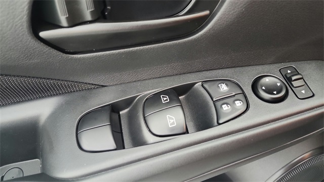 2025 Nissan Kicks Play