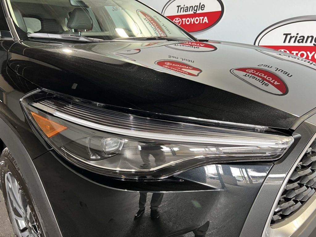 Thumbnail: 2026 Toyota Corolla Cross - 10