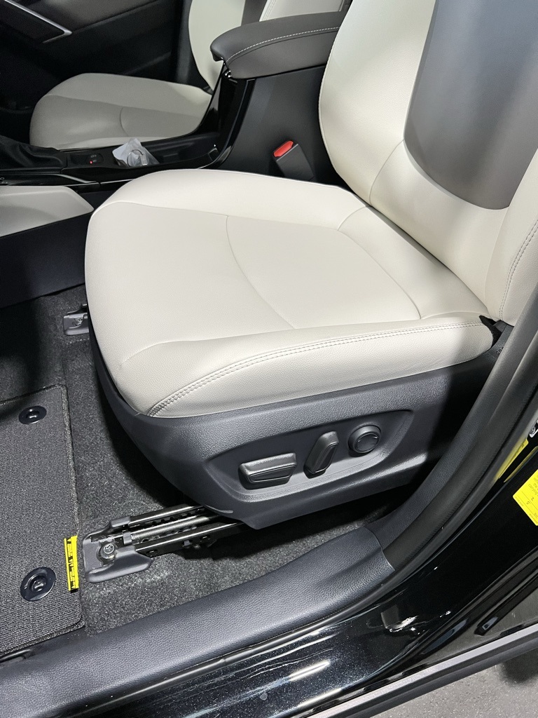 Thumbnail: 2026 Toyota Corolla Cross - 32