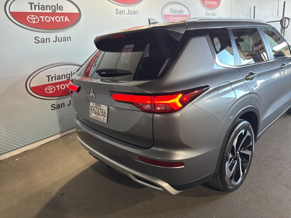 Thumbnail: 2024 Mitsubishi Outlander - 16