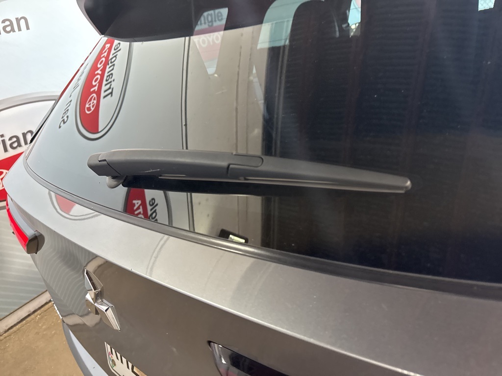 Thumbnail: 2024 Mitsubishi Outlander - 17