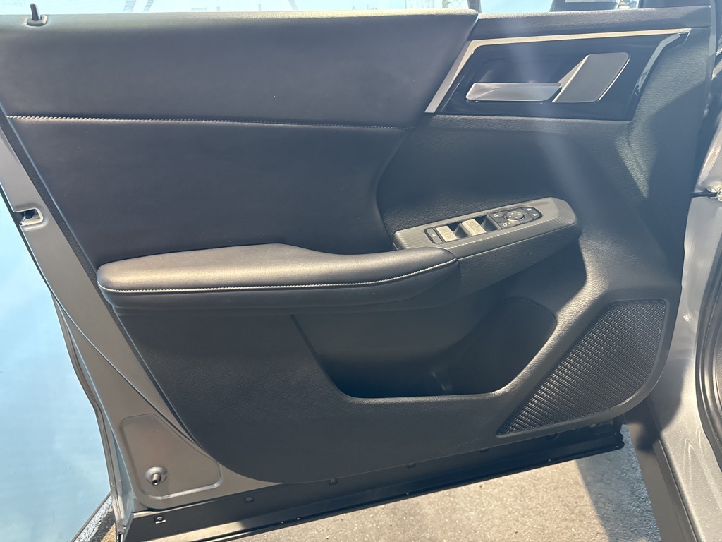 Thumbnail: 2024 Mitsubishi Outlander - 28