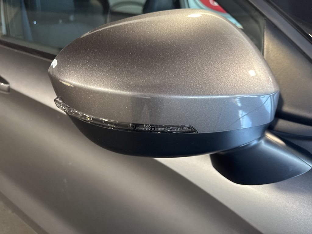 Thumbnail: 2024 Mitsubishi Outlander - 9