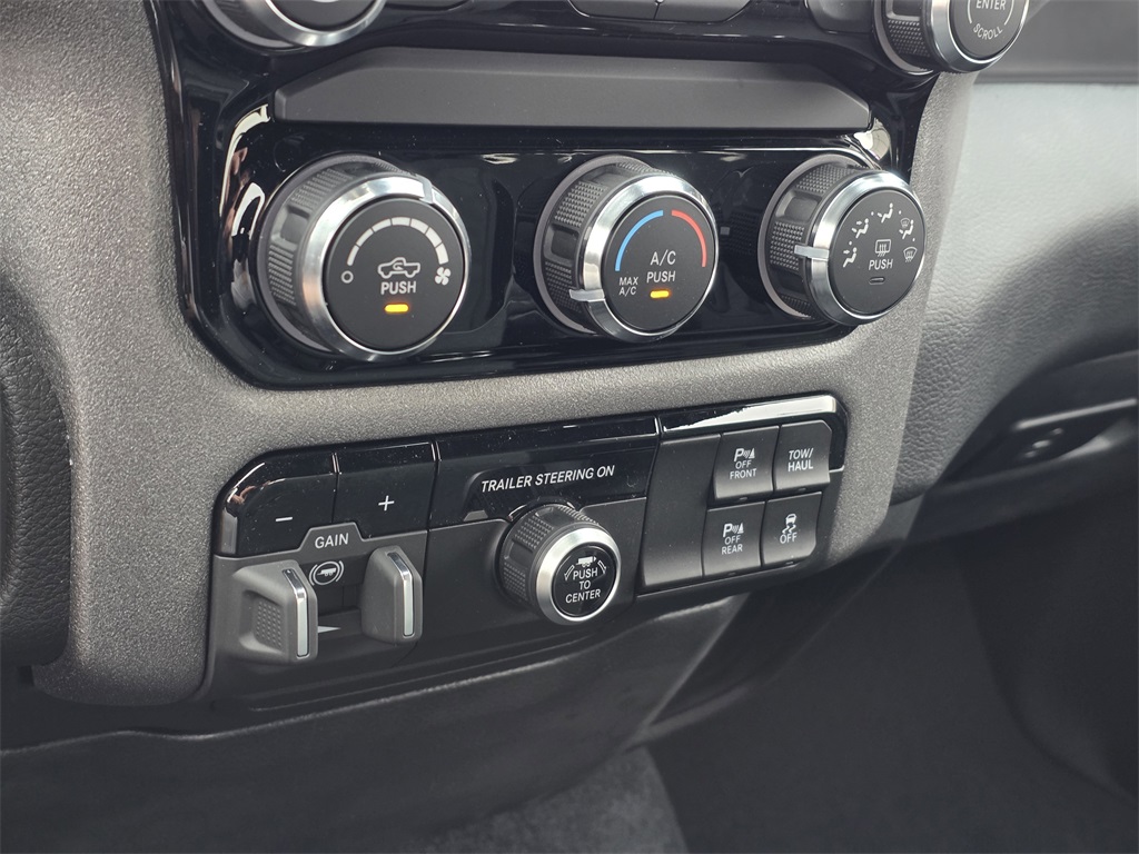 2025 Ram 1500 Tradesman White at River Oaks CDJR