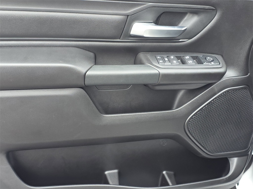 2025 Ram 1500 Tradesman White at River Oaks CDJR