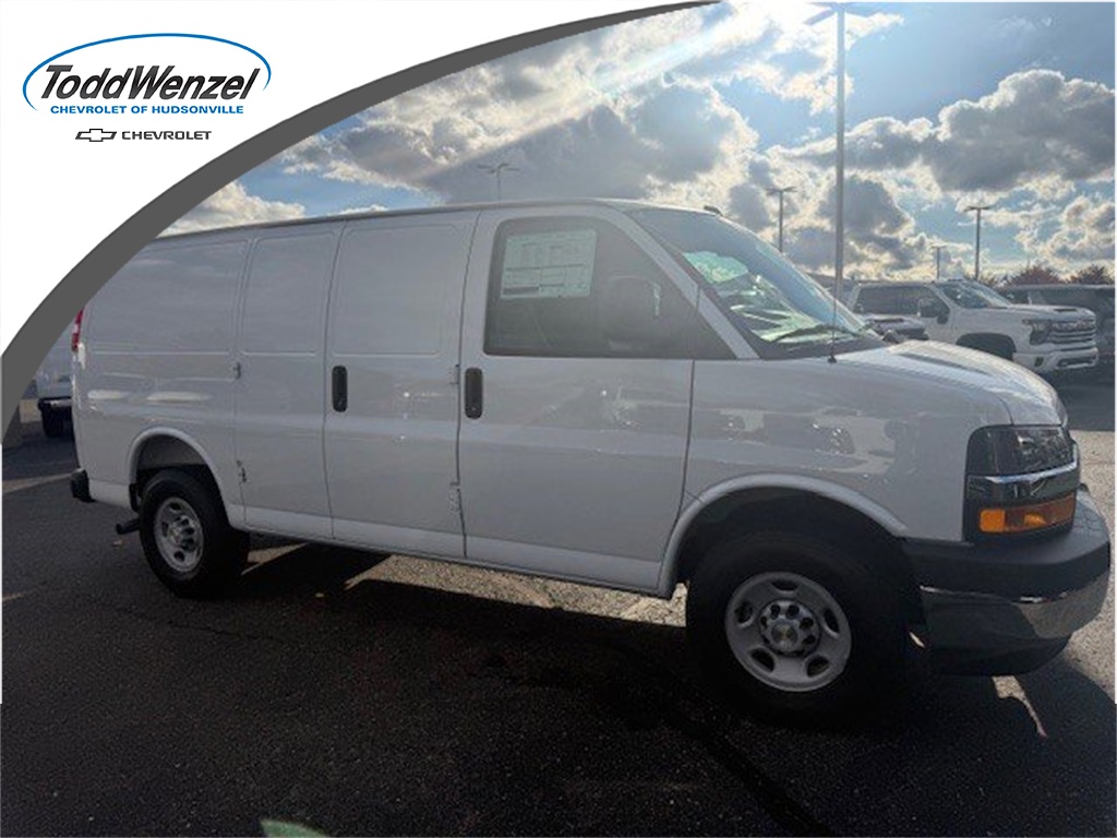 2025 Chevrolet Express Cargo 2500 RWD