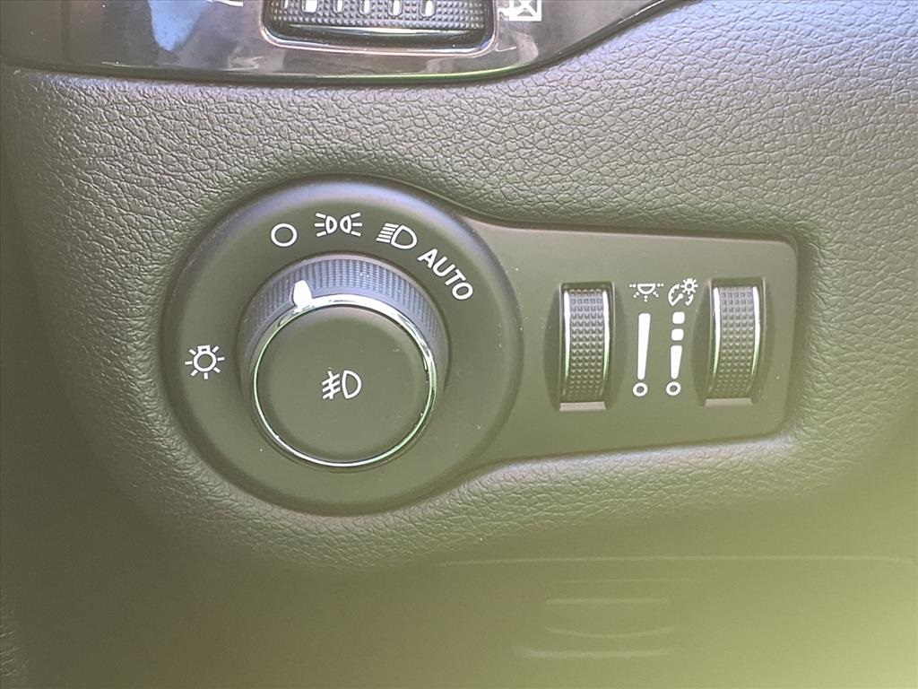 2020 Jeep Cherokee Altitude Silver at DeMontrond Automotive Group