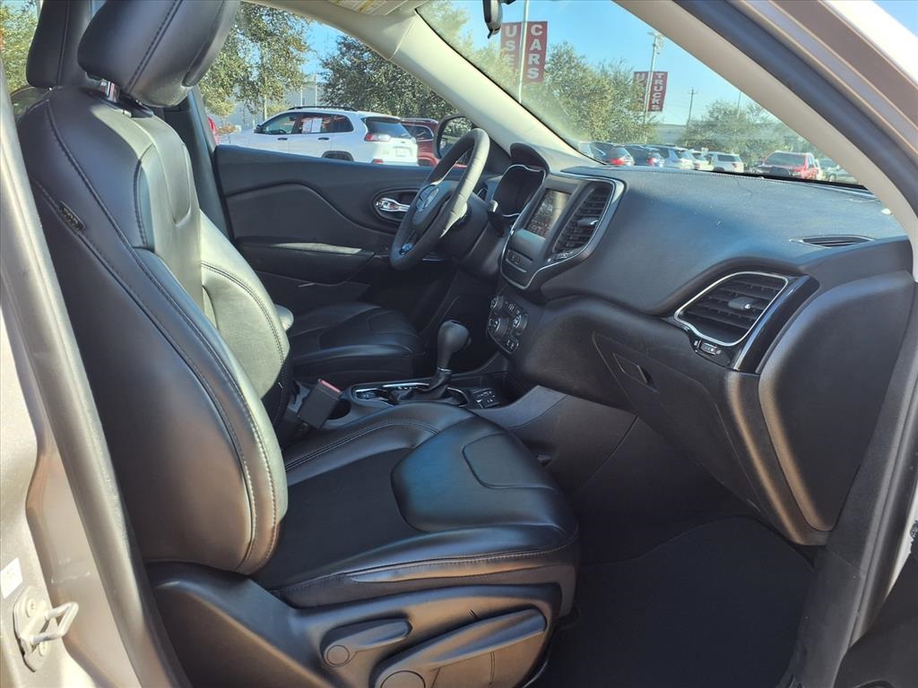 2020 Jeep Cherokee Altitude Silver at DeMontrond Automotive Group