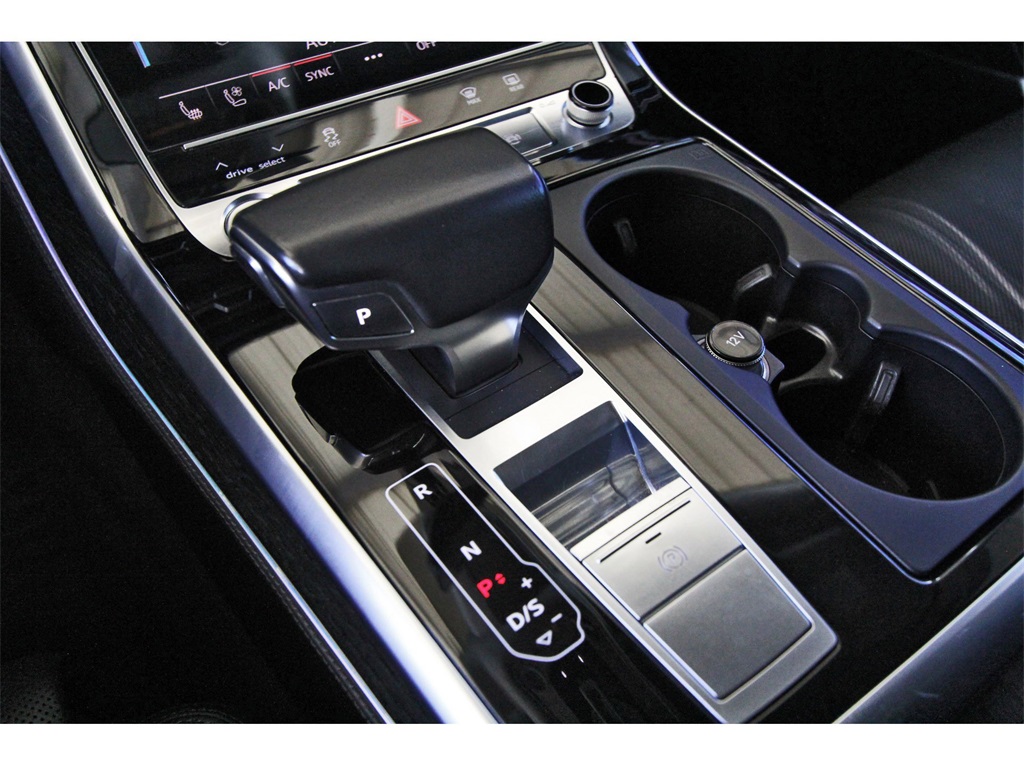 2019 Audi Q8   at Ultimate Motorsports