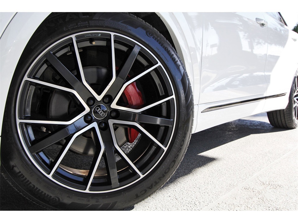 2019 Audi Q8   at Ultimate Motorsports