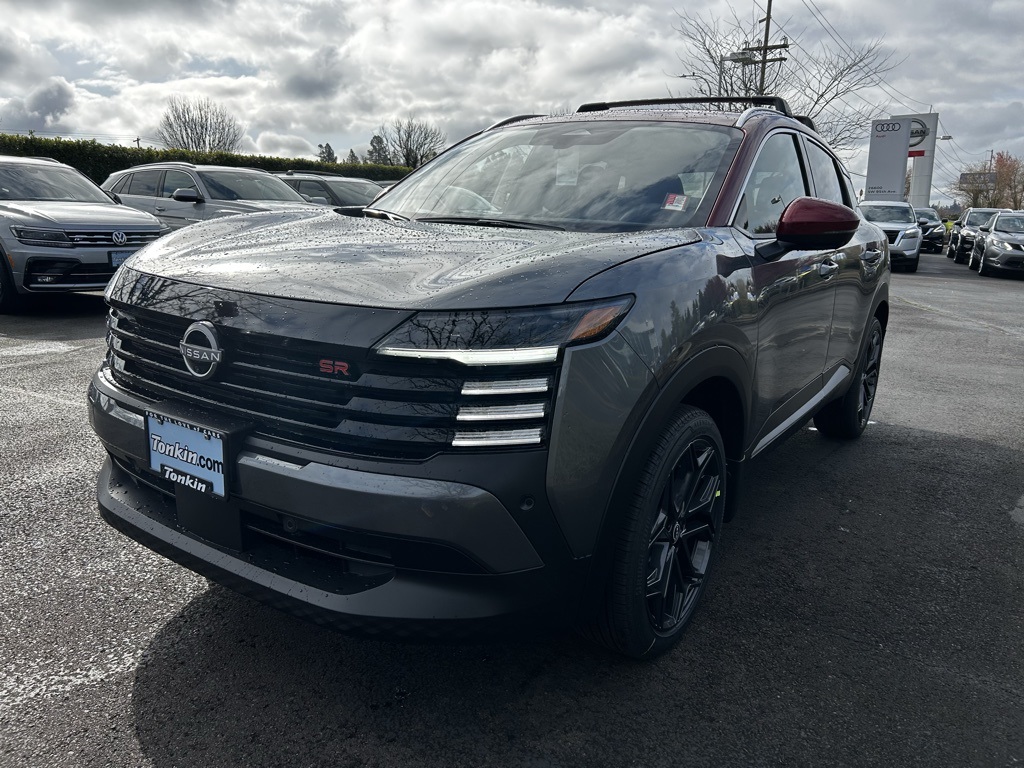 2025 Nissan Kicks SR photo 3