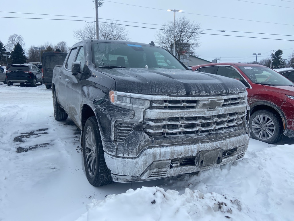 2023 Chevrolet Silverado 1500 LTZ Crew Cab 4WD
