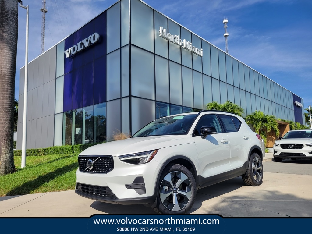 2026 Volvo XC40 Plus
