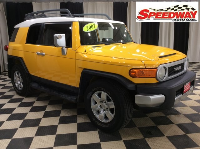 2007 Toyota FJ Cruiser Base's photo