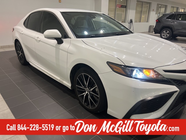2023 Toyota Camry SE White at Tom Peacock Cadillac