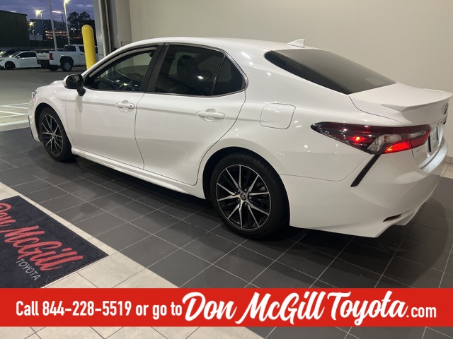 2023 Toyota Camry SE White at Tom Peacock Cadillac
