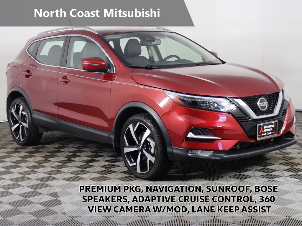 2022 Nissan Rogue Sport S photo 2