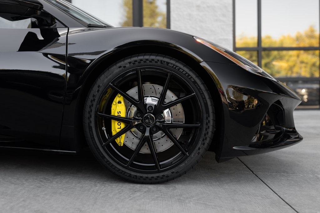 2025 Lotus Emira Base photo 2