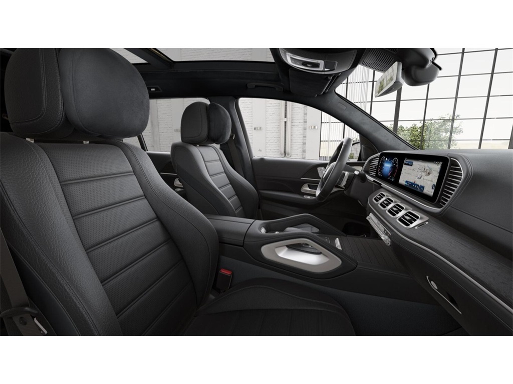 2026 Mercedes Benz GLS 580 4MATIC photo 4