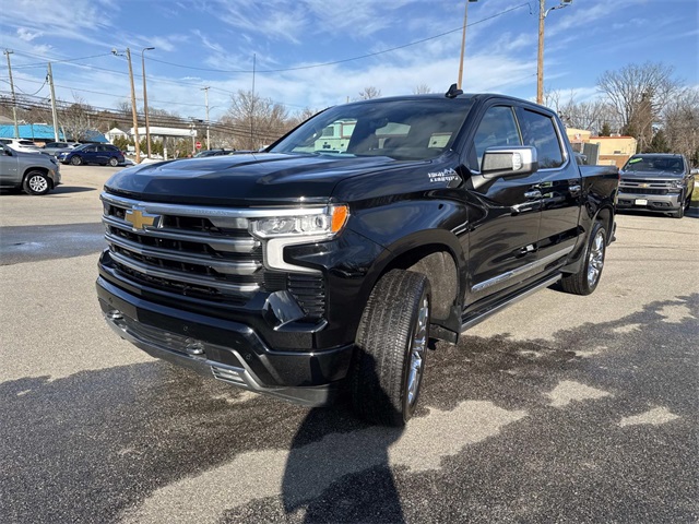 2025 Chevrolet Silverado 1500 High Country Crew Cab 4WD