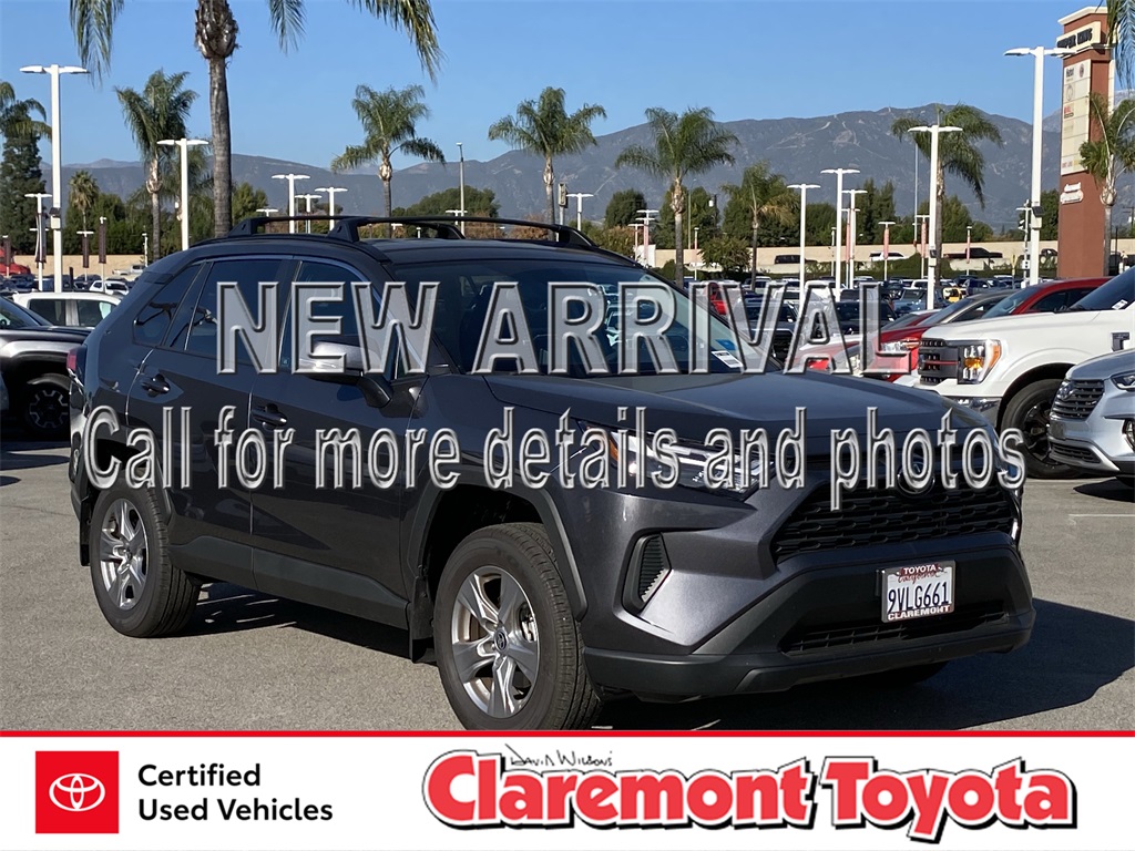 2025 Toyota RAV4 XLE FWD