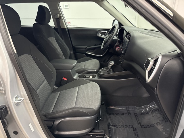 2020 Kia Soul S photo 2