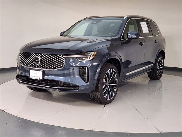 2025 Volvo XC90 B5 Plus